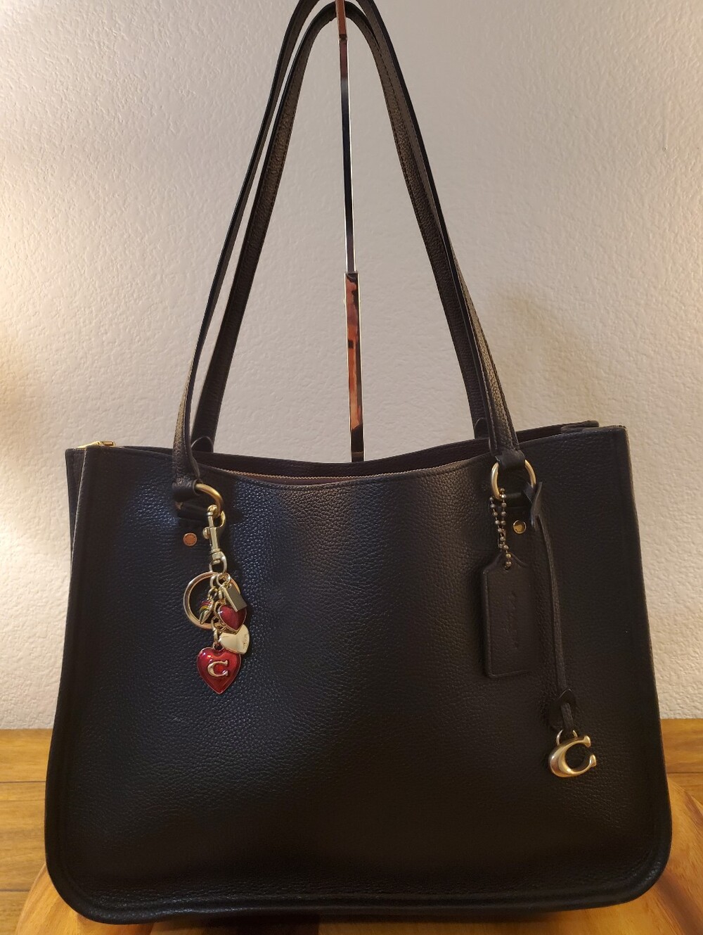 COACH TYLER CARRYALL TOTE IN PERFECT LIKE NEW CONDITION!!